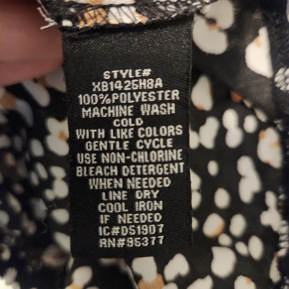 Faux wrap top - Picture 7 of 7